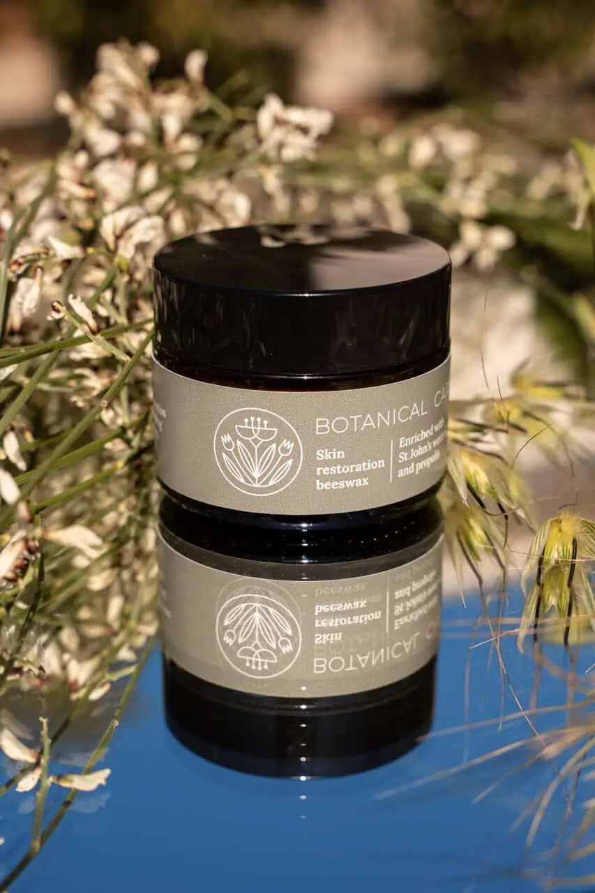 Skin restoration beeswax